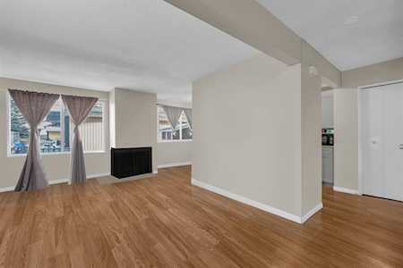 15 Blackthorn Bay NE #4 Calgary, AB T2K 5L4