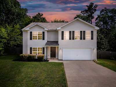 371 Clearlake Dr La Vergne, TN 37086