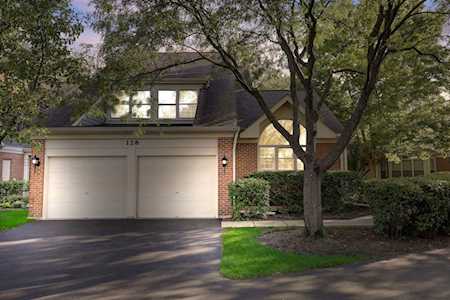 128 Harvard Ct Glenview, IL 60026