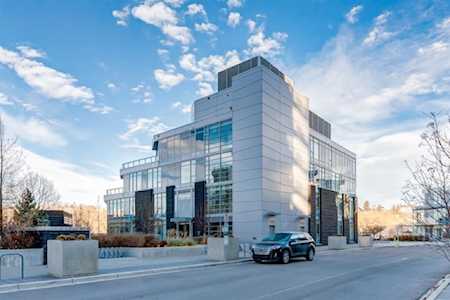 88 SW Waterfront Mews Calgary, AB T2P 0W3