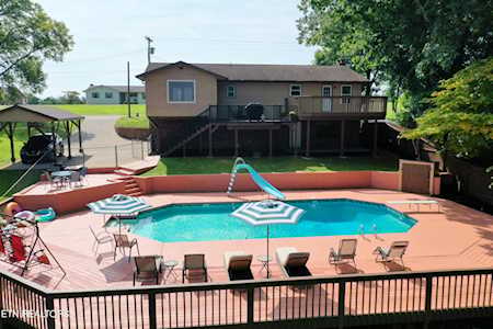 2713 Clover Hill Ridge Rd Maryville, TN 37801