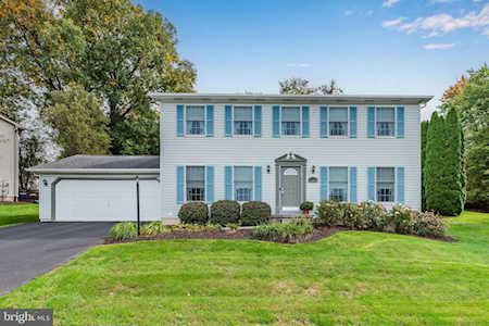 2253 Canterbury Dr Mechanicsburg, PA 17055