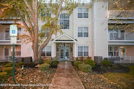 594 Saint Andrews Place Manalapan, NJ 07726