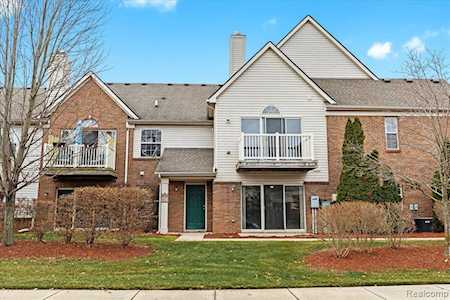 340 Brookfield Dr Westland, MI 48185
