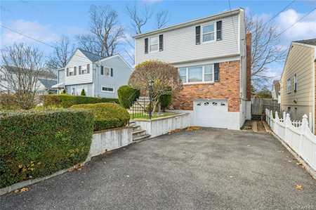 141 Windermere Dr Yonkers, NY 10710
