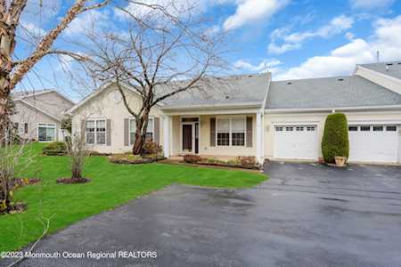91 Silverlawns Dr Lakewood, NJ 08701