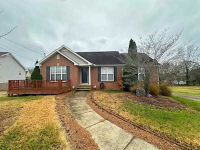 300 Joe Mccraw Rd Clarksville, TN 37040
