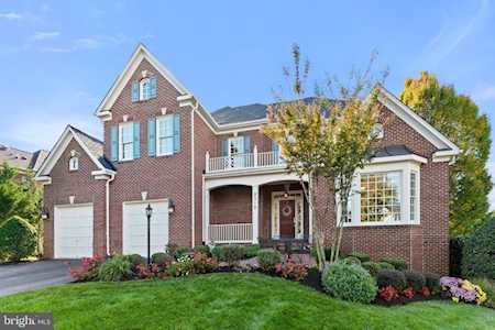 8318 Hancock Ct Gainesville, VA 20155