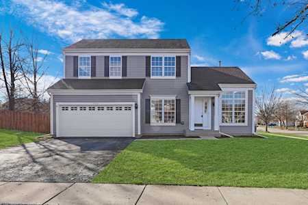 7720 Waterfall Ct Gurnee, IL 60031