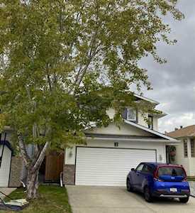3 Riverwood Close SE Calgary, AB T2C 3Z4