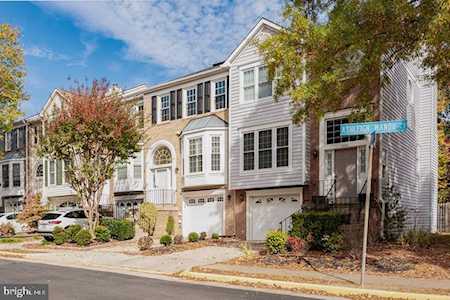 7041 Ashleigh Manor Ct Alexandria, VA 22315