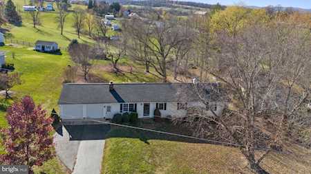 4538 Araby Church Rd Frederick, MD 21704