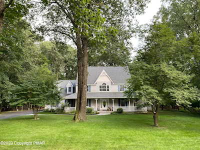 431 Ramblewood Dr Saylorsburg, PA 18353