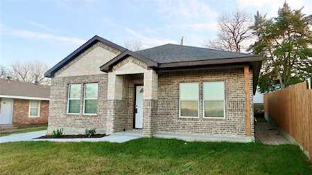 2916 Hanger Avenue Fort Worth, TX 76105