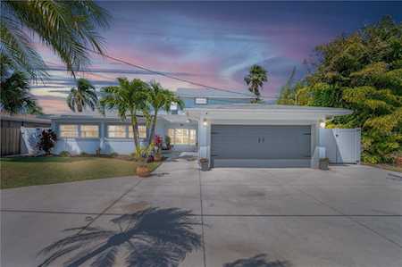 564 Crystal Dr Madeira Beach, FL 33708
