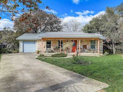 22 Shady Bluff CT Wimberley, TX 78676