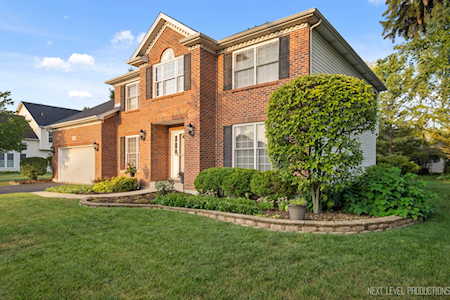 710 Pinecreek Dr North Aurora, IL 60542
