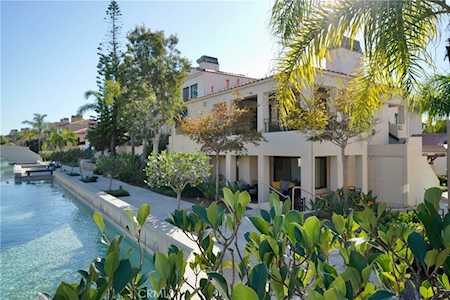 16490 Bordeaux Ln #207 Huntington Beach, CA 92649
