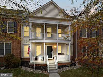 20725 Red Cedar Dr Leesburg, VA 20175