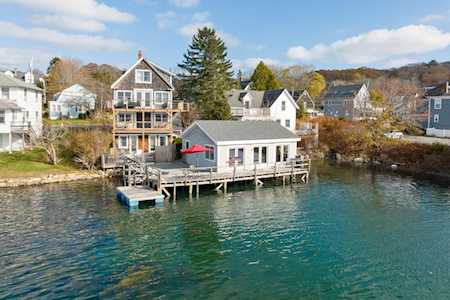 39 Union St Boothbay Harbor, ME 04538