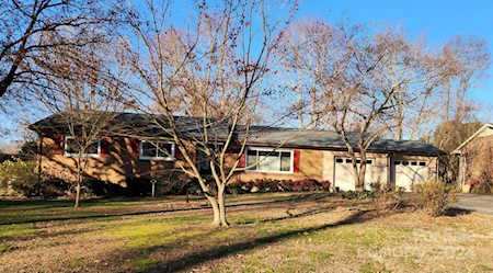 1872 Rock Springs Circle Denver, NC 28037