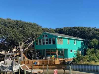979 Gaye Avenue Topsail Beach, NC 28445