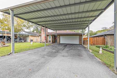 4705 40th St Dickinson, TX 77539