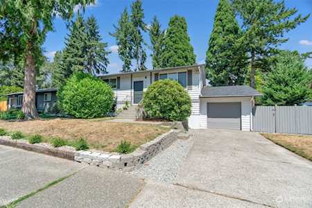 9712 NE 124th St Kirkland, WA 98034