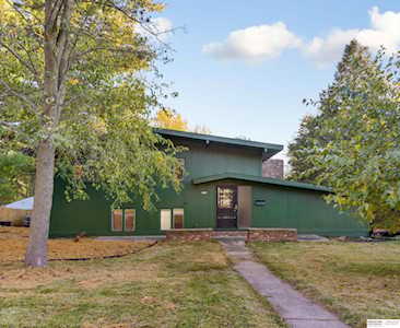 8071 Grand Ave Omaha, NE 68134