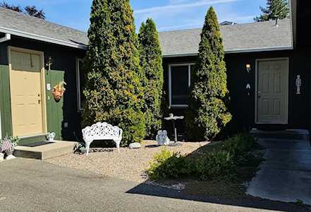 1232 W Harbeck Rd Grants Pass, OR 97527