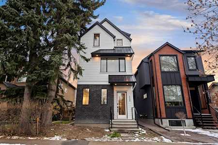 223 9 Ave NE Calgary, AB T2E 0V5