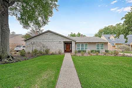 11210 Ash Creek Dr Houston, TX 77043