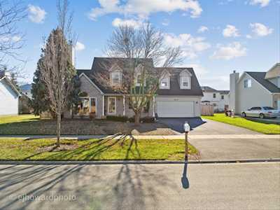 1437 Clear Dr Bolingbrook, IL 60490
