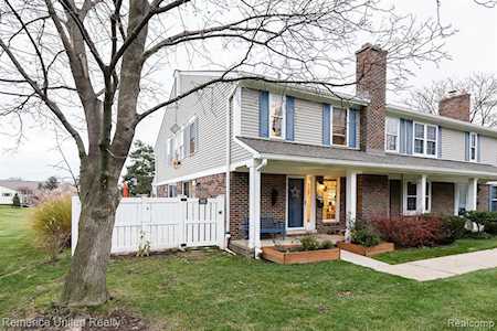 42198 Roscommon St Novi, MI 48167