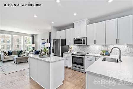 429 Spearfield Ln Charlotte, NC 28205