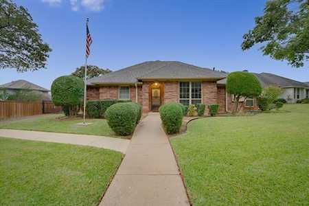 5114 Bridgewater Drive Arlington, TX 76017