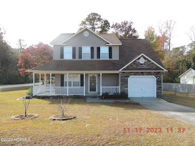 101 Browning Ct Midway Park, NC 28544
