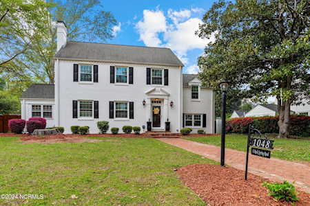 1048 E Rock Spring Rd Greenville, NC 27858