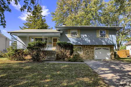 7012 Pine Dr La Vista, NE 68128