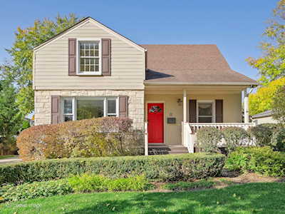 12 Mohawk Dr Clarendon Hills, IL 60514