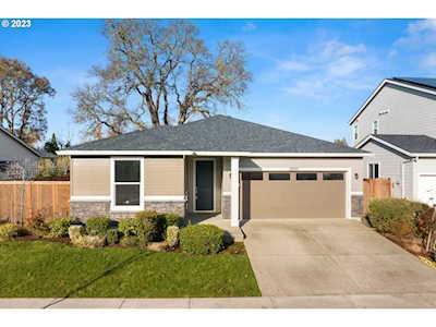 2230 S Heather ST Cornelius, OR 97113