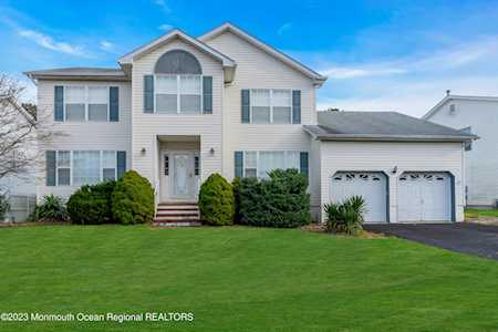60 Deborah Ln Howell, NJ 07731
