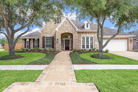 2351 Beacon Pointe Pearland, TX 77584