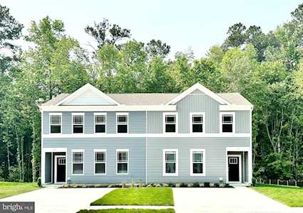 122 Kennison Ln Dover, DE 19901