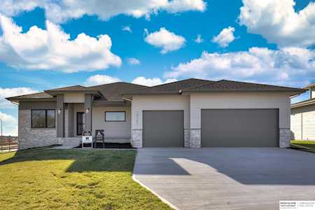 10201 Cove Hollow Dr Papillion, NE 68046