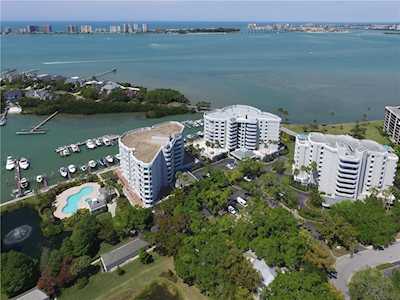 3 Seaside Ln #401 Belleair, FL 33756