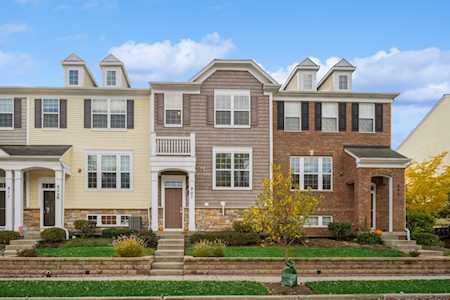 907 E Hamlin Ln Arlington Heights, IL 60004