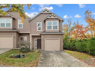 5802 SE 17th LOOP Gresham, OR 97080