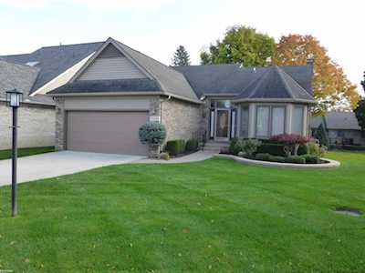 57325 Copper Creek Dr Washington, MI 48094