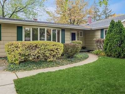 3305 Saint James St Rolling Meadows, IL 60008